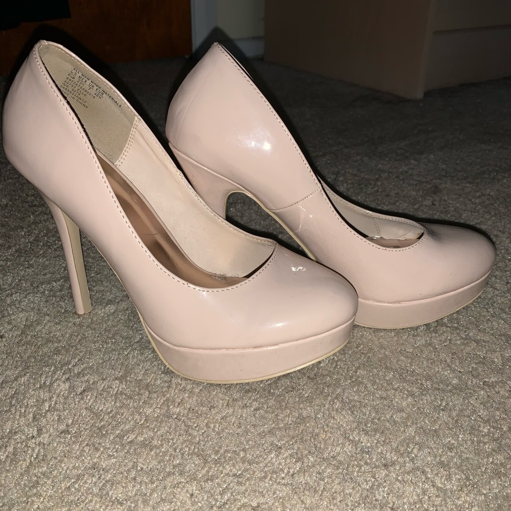 Nude Pumps Size 8.5